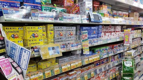 ドラッグストア店内